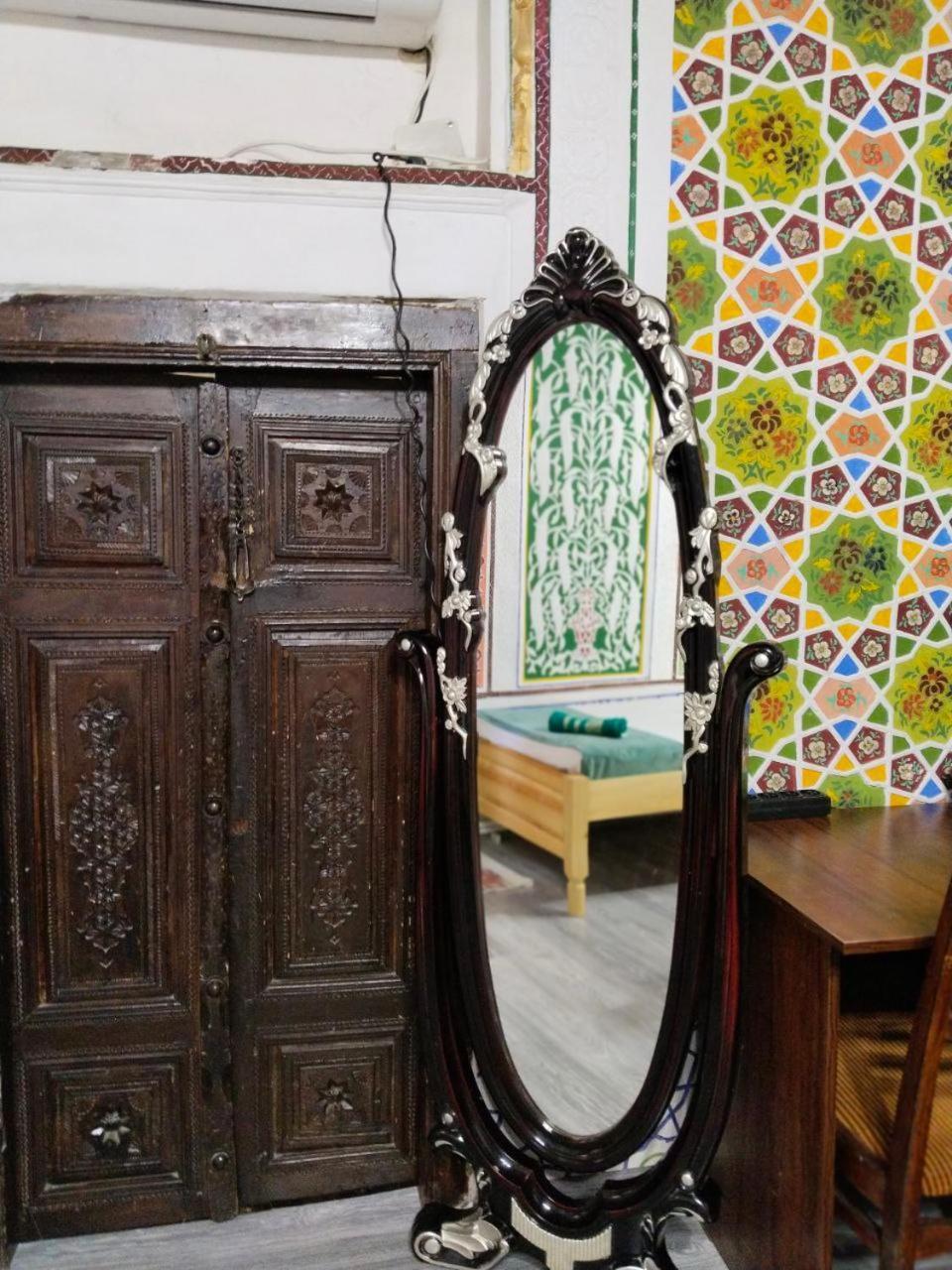Hotel Rizqiro'Z Boutique Buchara Buitenkant foto